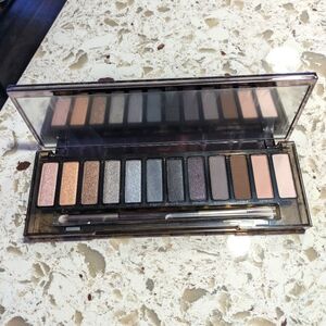 BNIB NAKED Smoky Palette 💨